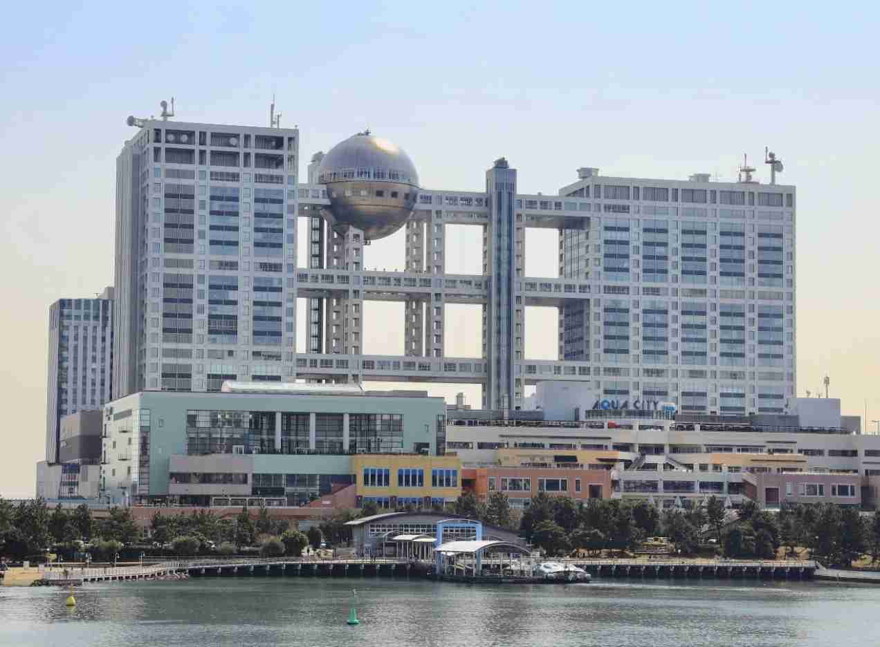 フジテレビの「謹賀新年」ポスターは「巨大地獄絵図」！朝鮮の両班がモチーフ？ - RENOTE [リノート]