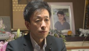 判決を言い渡されると…しきりに汗ぬぐう 妻殺害事件 東京高裁は元長野県議の丸山大輔被告の控訴棄却 一審「懲役19年」を支持 弁護側は即日上告「被告は期待していた部分もあった」 | 長野県内のニュース | NBS 長野放送