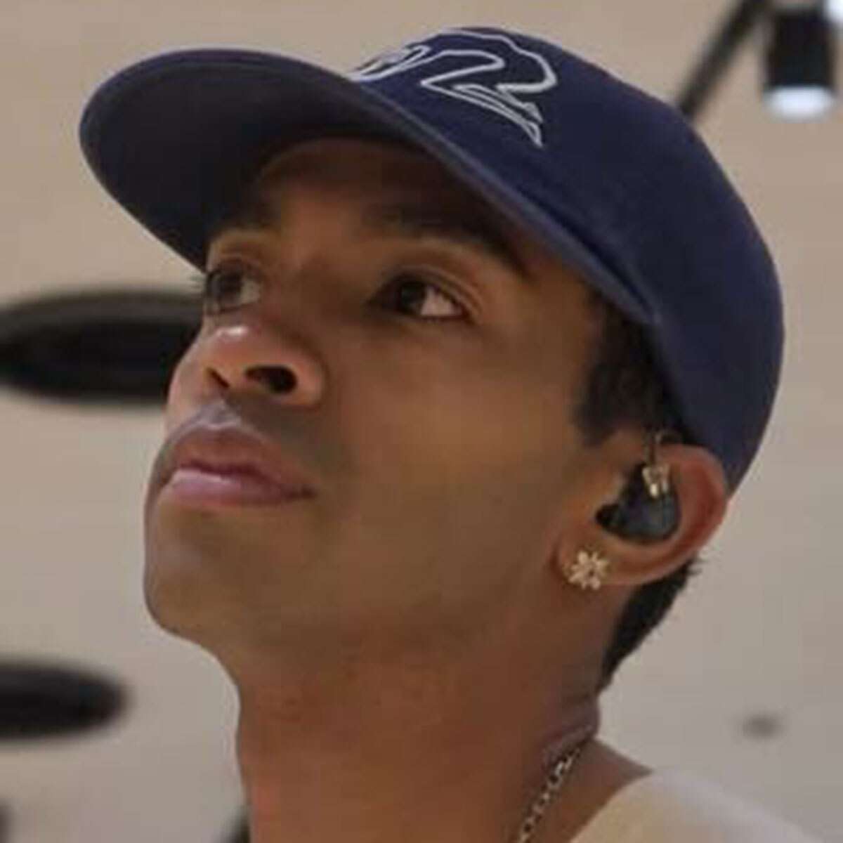 仲間も“深酒で遅刻”悪癖を指摘…草間リチャード敬太容疑者、ファンが思い出す『鉄腕DASH』での2年連続「3時間超え遅刻」(SmartFLASH) - Yahoo!ニュース