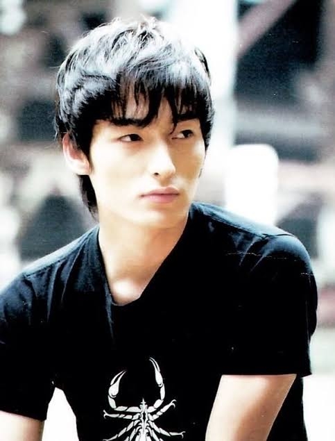 「コンビニ枯らしてきた」草間リチャード敬太　逮捕騒動で「ぷっちょ」が売り切れ続出…ファンの間で広がる爆買いに販売元は「把握しております」