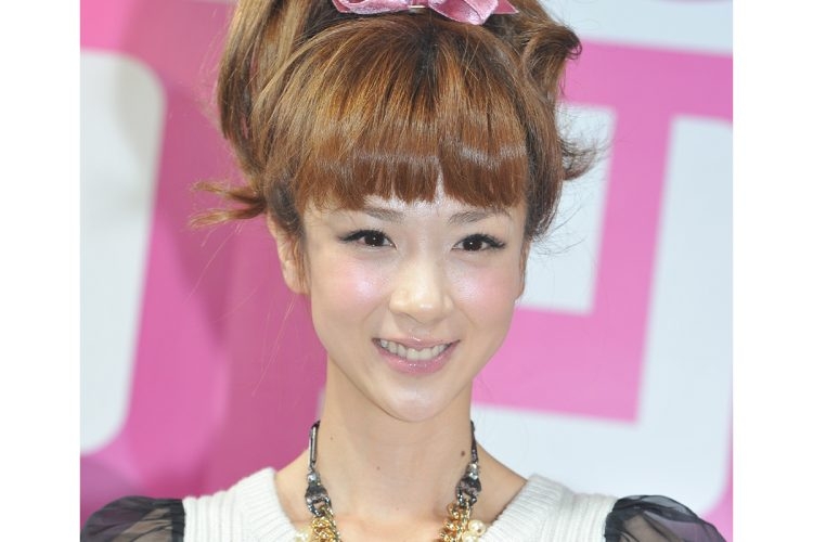 《グラドル妻・ほしのあきの献身》耐え続けた「若手有望騎手をたぶらかした」評　夫・三浦皇成「悲願のG1初制覇」の裏で…13歳年上妻の「ベッドで手を握り続けた」寄り添い愛