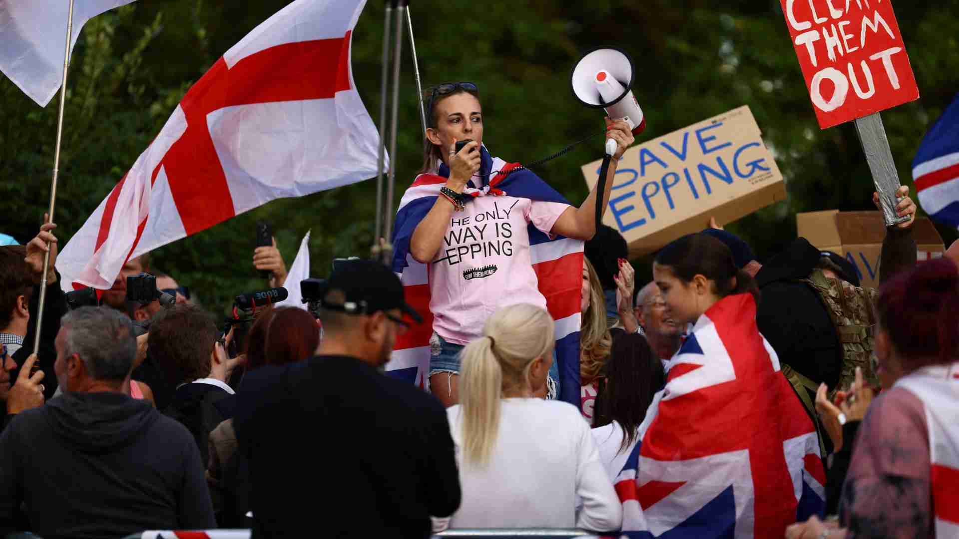 英国で「難民ホテル」に市民らが抗議　政府は移民政策の厳格化で対応するが・・・・（小林恭子） - エキスパート - Yahoo!ニュース