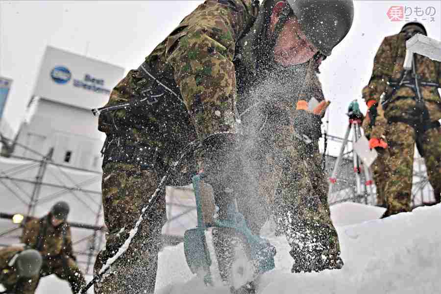 「さっぽろ雪まつり」は自衛隊の訓練です!? 実はある“戦闘との関連性” 想像以上にガチだった！ | 乗りものニュース
