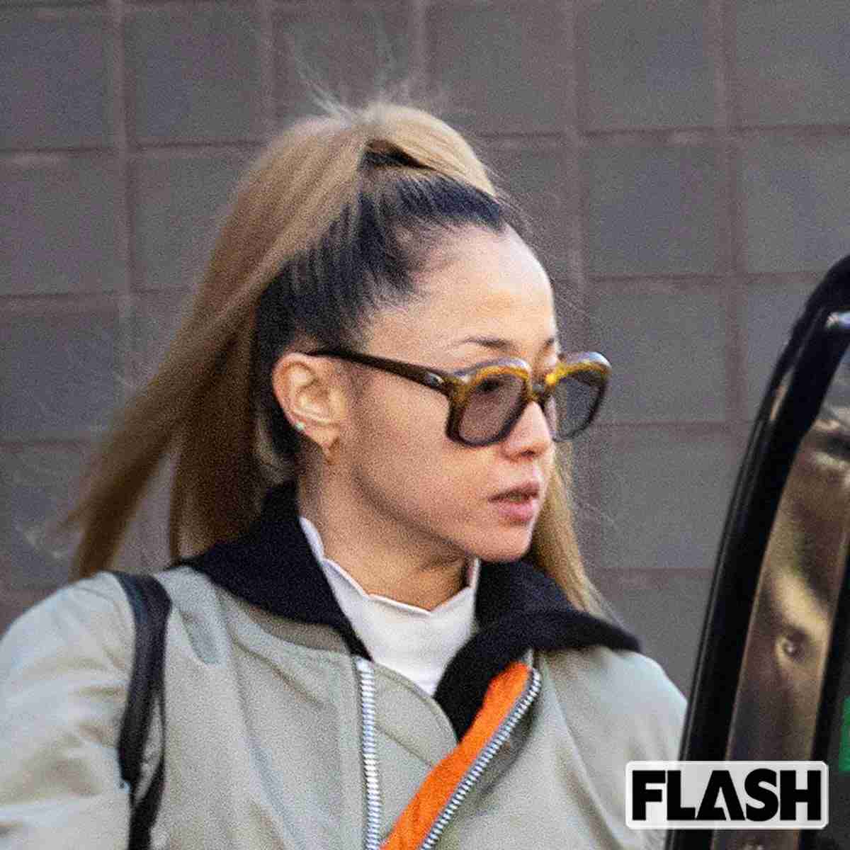 沢尻エリカが見せた“妖艶”最新ショットにファン歓喜“清楚”姿から激変、女優業本格復帰にラブコールも(SmartFLASH) - Yahoo!ニュース