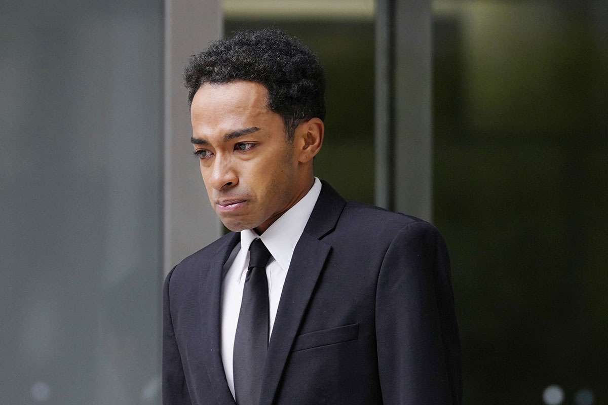 草間リチャード敬太容疑者“逮捕現場”近くには行きつけのバーが「得意のサックスを披露」「度数の高い酒を飲んでいた」常連客の証言 | Smart FLASH/スマフラ[光文社週刊誌]