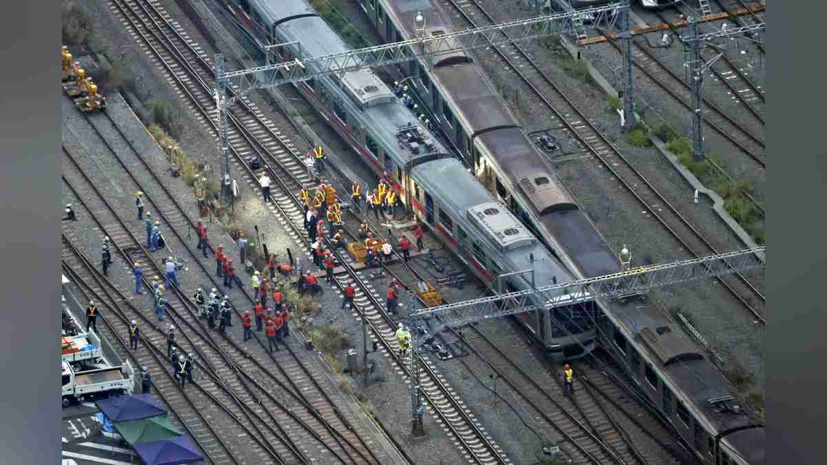 東急田園都市線脱線、上り列車の進路上に回送列車はみ出し衝突か…全線運転再開の見込み立たず : 読売新聞