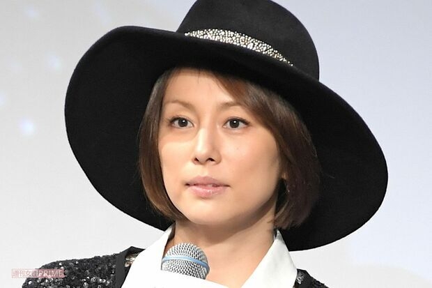 《米倉涼子にガサ入れ報道》覚醒剤元恋人ら付きまとう不運な男の影、国民的女優の「華麗なる失敗」（週刊女性PRIME） - Yahoo!ニュース