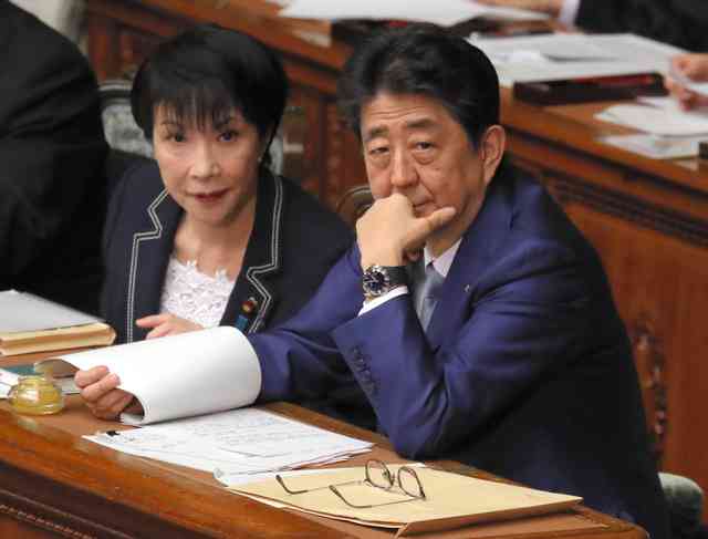自民党新総裁に高市早苗氏 女性の総裁就任は初