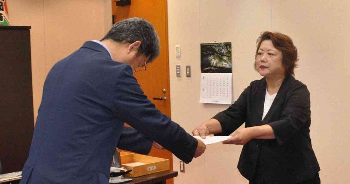 中城議員に辞職勧告　ひき逃げで罰金　延岡市議会　／宮崎 | 毎日新聞