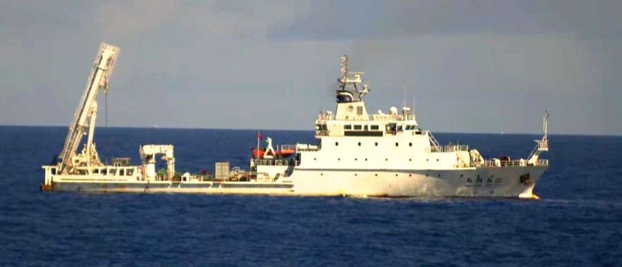 海中にワイヤ、パイプ…中国調査船 “ある海域”を塗りつぶすように何度も往復していた――奄美沖EEZで無断活動、狙いは海洋資源か？（南日本新聞） - Yahoo!ニュース