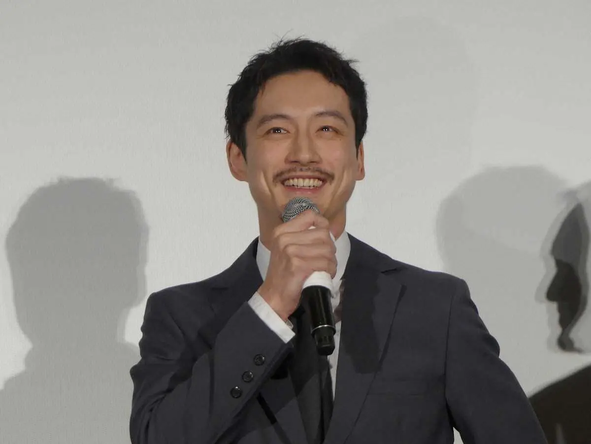 【記事全文】坂口健太郎　さっぱり短髪＆口ひげ姿にイメチェン　会場どよめき - スポニチ Sponichi Annex 芸能