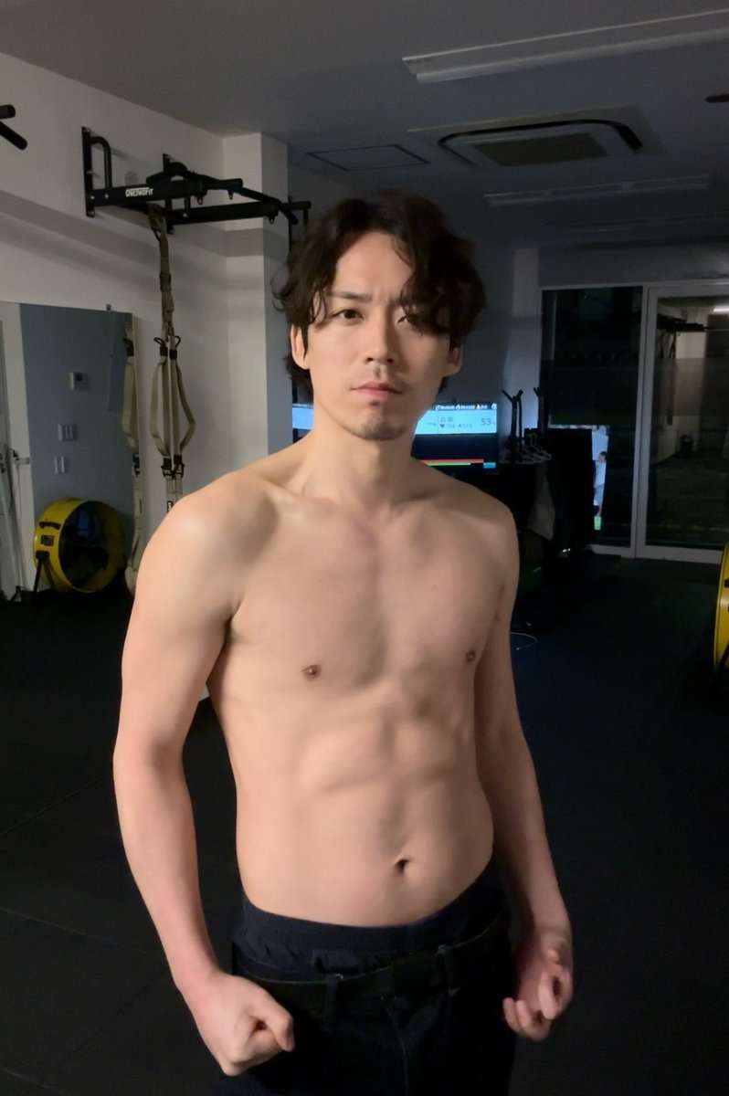 “ヒモ男”クマムシ佐藤　「今、幸せにしたい彼女がいます」交際相手の年齢にスタジオ騒然