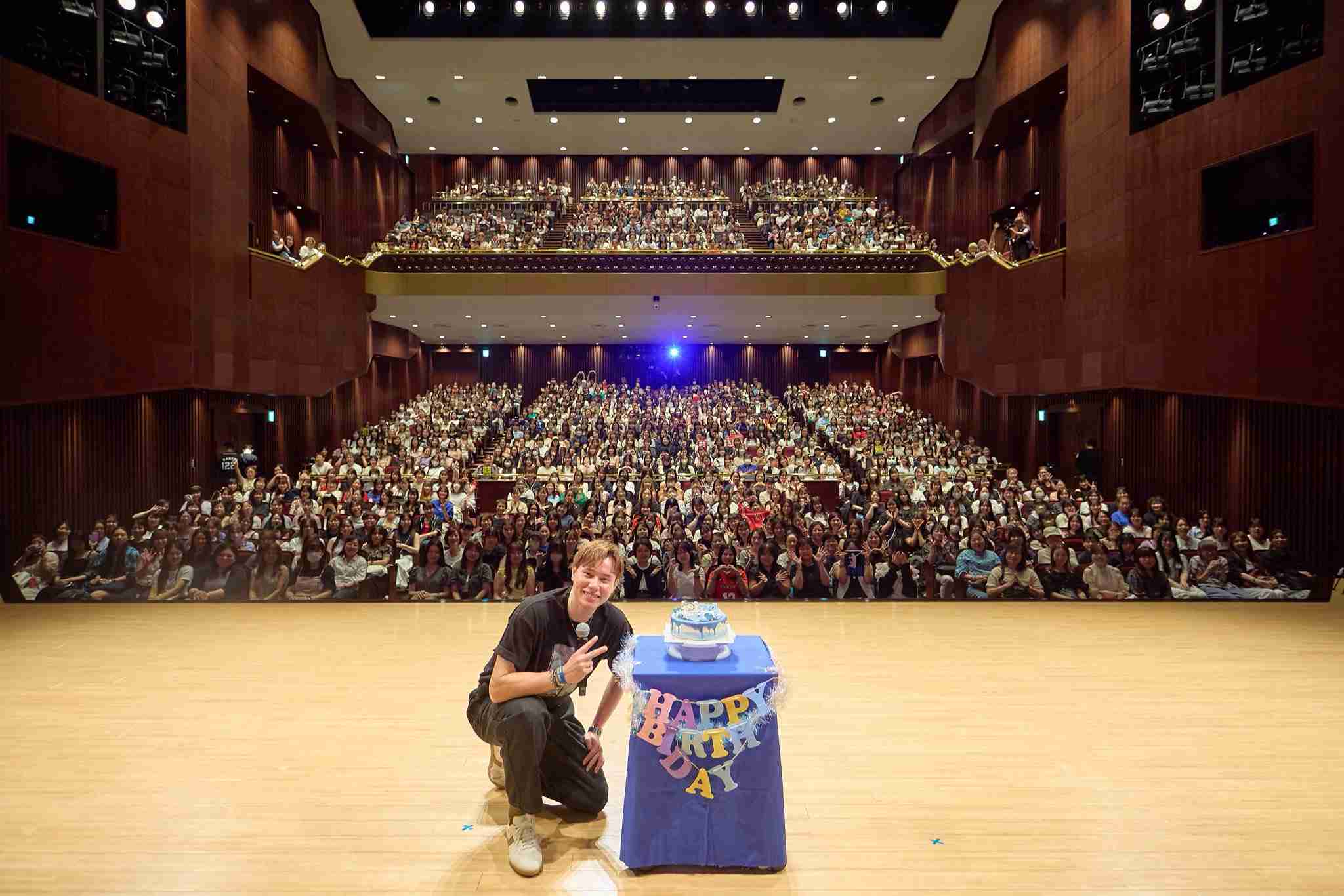 男子バレーのプリンス 髙橋藍（24）は超肉食だった！インフルエンサーuka.と人気No.1AV女優・河北彩伽に二股スパイク【スクープ撮】