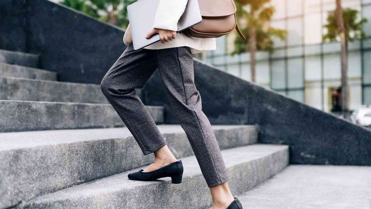 仕事のデキない女性は｢運動部の中学生｣の髪型をしている…｢ビジネスで一発アウト｣の女性ヘアスタイル3選 つけるだけで｢印象が激変する｣チートアイテム | PRESIDENT Online（プレジデントオンライン）