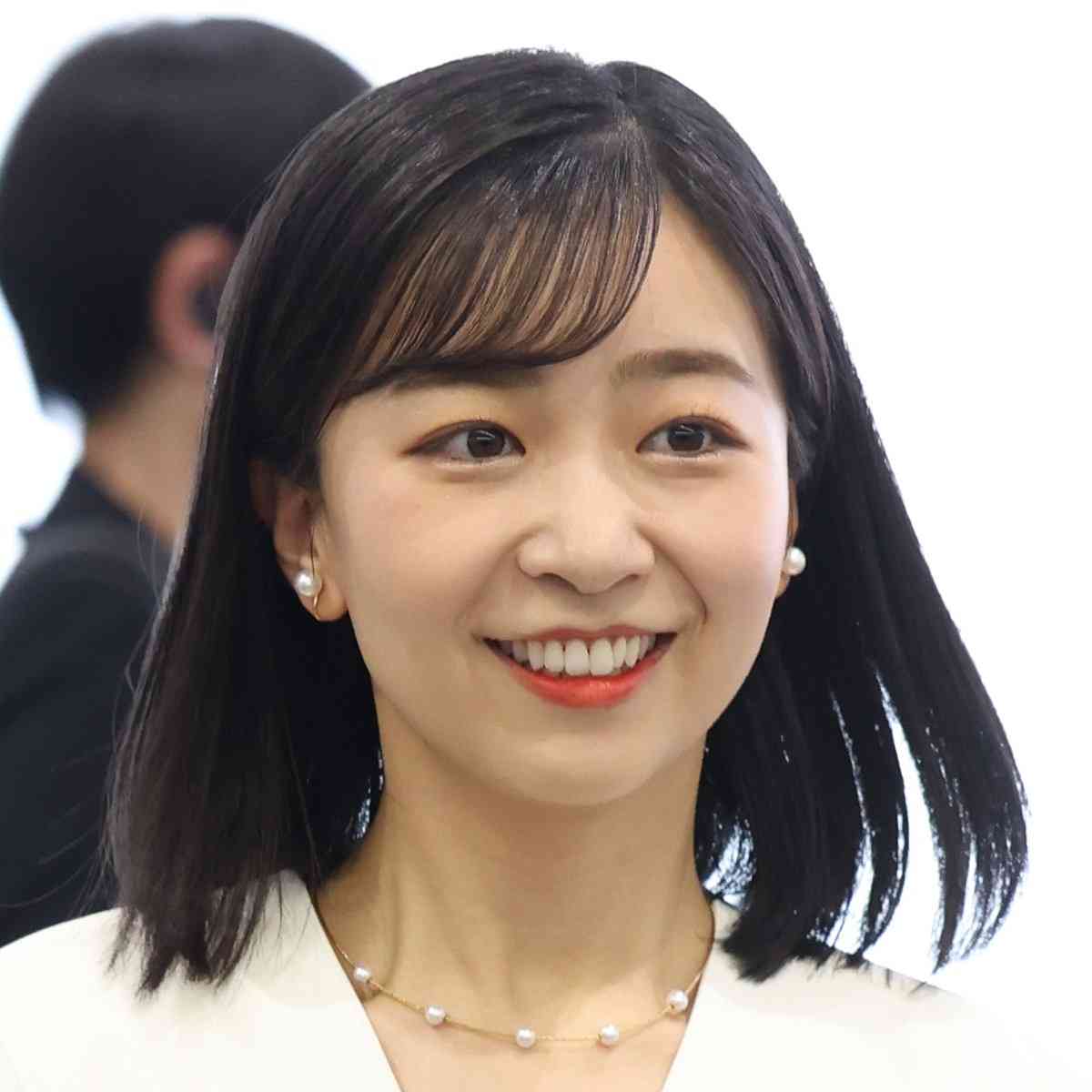 《ご公務では相応しくないの指摘も》佳子さま　注目集めた“ボディラインくっきり”ワンピースに擁護の声、海外王室では「スタンダード」か（女性自身） - Yahoo!ニュース