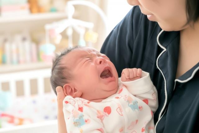 「完母は地獄」「3時間おきは幻想」…“新生児期のリアル”な体験談にママたちから共感殺到 - TOKYO FM+