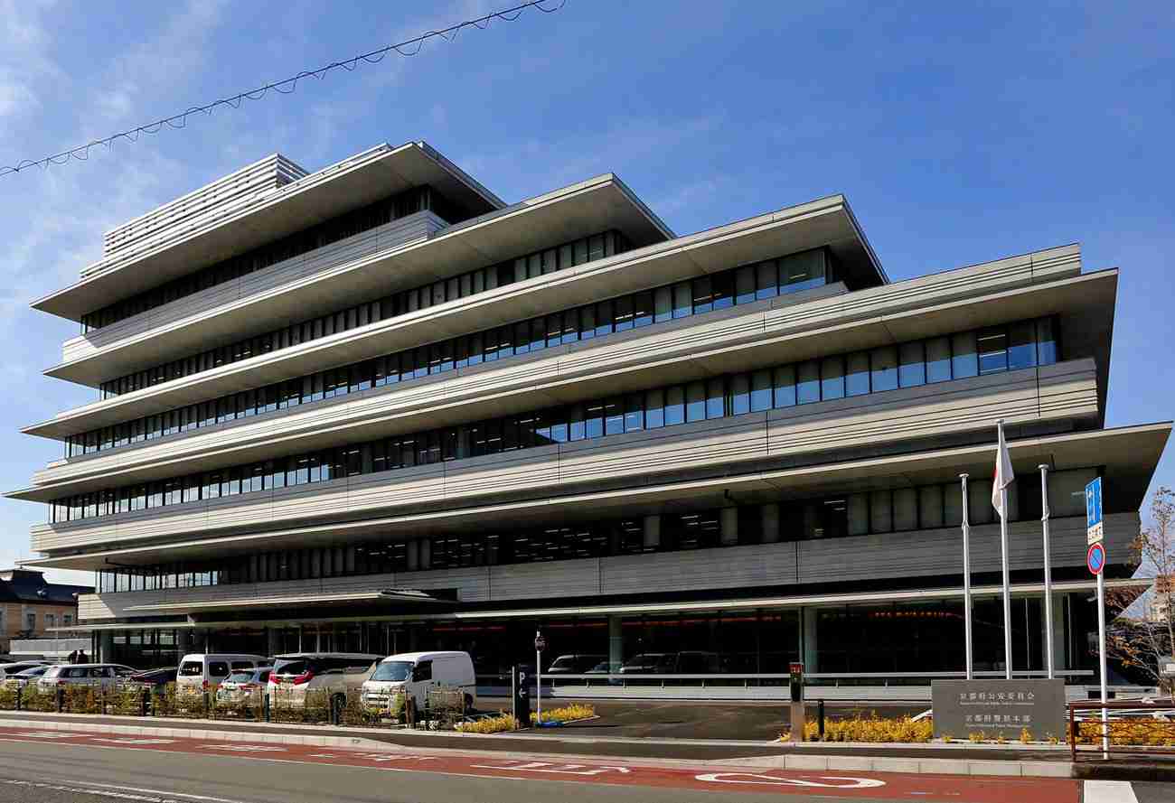 【速報】盗品の高所作業車を解体・保管疑い　ロシア国籍の男4人逮捕、窃盗グループか（京都新聞） - Yahoo!ニュース