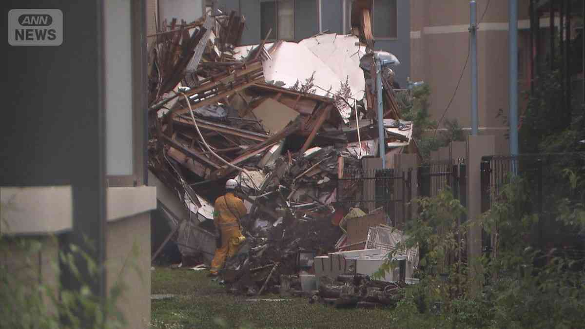 補強するよう区が指導していた中での住宅倒壊　隣接マンションにめり込むように