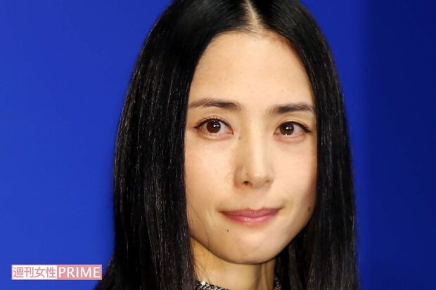 目元は窪み、虚ろな表情で…米倉涼子(50)アルゼンチン人ダンサー恋人との「異変2ショット」衝撃撮《マトリ内偵中に…》