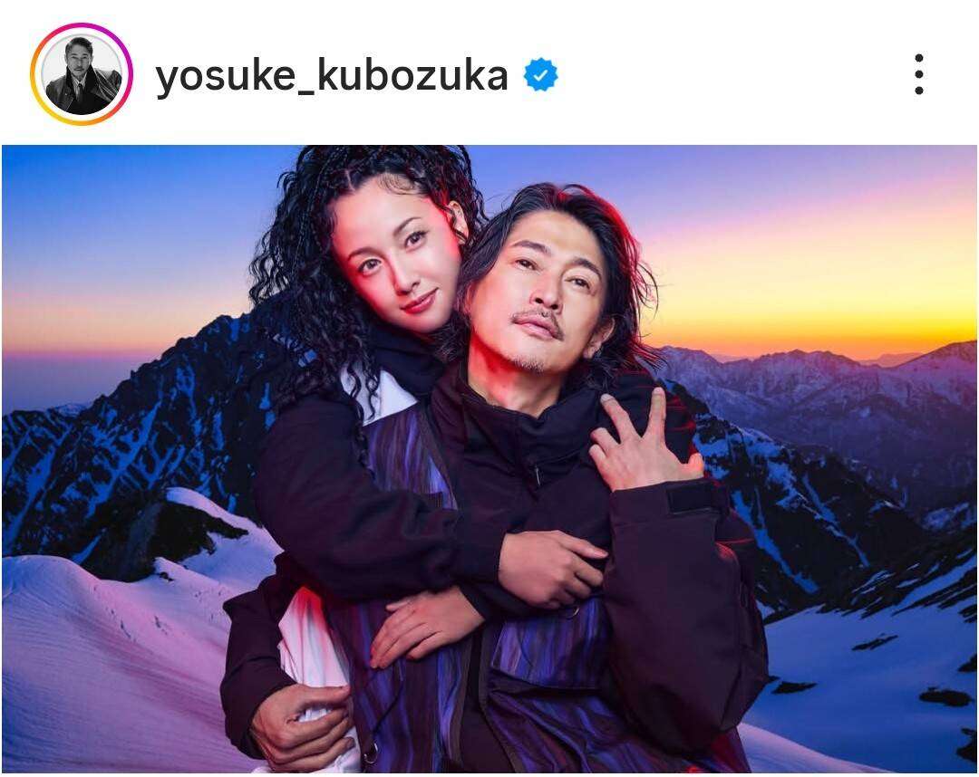激変の沢尻エリカ　人気俳優に密着バックハグ「えー！！！」「お似合いに嫉妬」「ヤバい」 - スポーツ報知