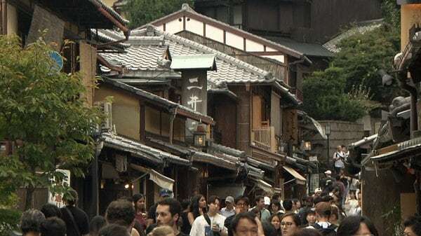 オーバーツーリズム対策の費用捻出…「出国税」引き上げ提言へ 現在は日本人含め1人1000円 自民党プロジェクトチーム|FNNプライムオンライン