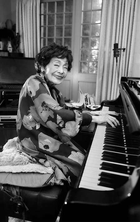 104歳のピアニスト室井摩耶子「現在も自宅で一人暮らし。眠たくなったら寝て、起きたい時間に起きる。〈体が欲していることに従う〉のが、私の健康法」