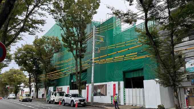 横浜市の工事現場で男性作業員が鉄製のパレットに挟まれ死亡　立体駐車場の工事中に「床」部分が落下か　警察が事故原因を調べる　神奈川