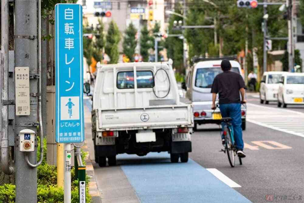 自転車への「青切符」導入は2026年4月から 同時にクルマに追加される新ルールとは? | バイクのニュース