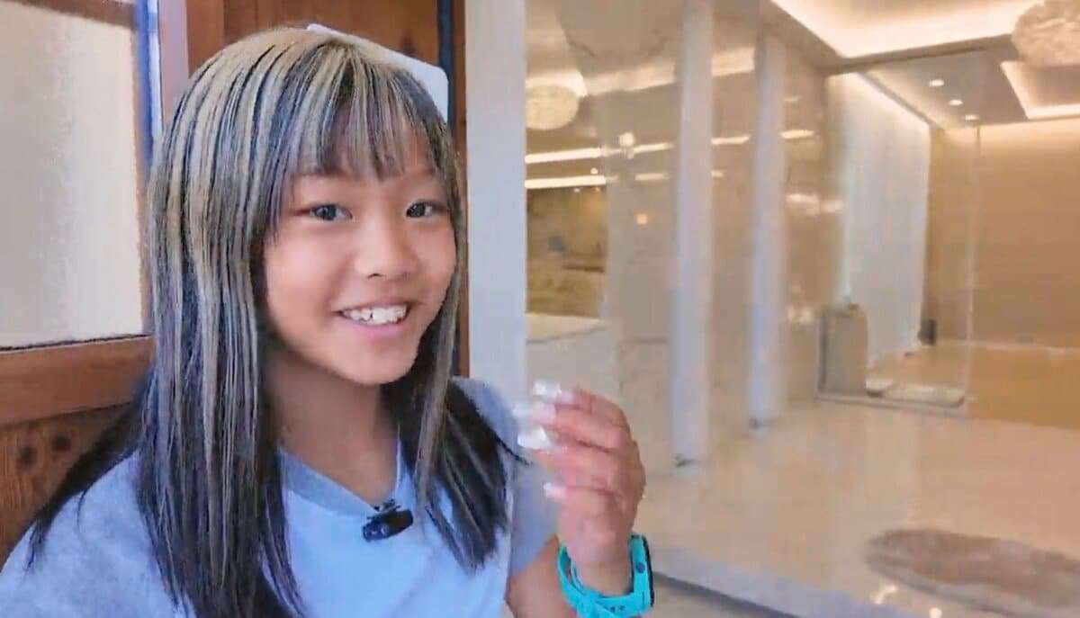 小学生ギャル（10歳）、100坪・8SSLDKの自宅豪邸を公開「高級車が10台買えるくらいの値段」50畳以上のリビング＆キッチンに驚きの声「やばい」「何だよこれ！」 | バラエティ | ABEMA TIMES | アベマタイムズ