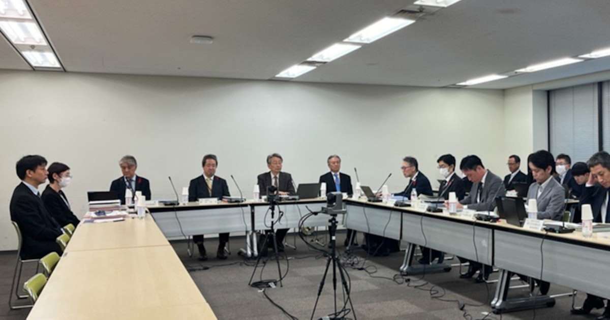 生活保護引き下げ、物価指標で再改定は「困難」　厚労省が見解 - 日本経済新聞