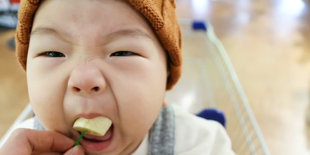 スーパーの「試食コーナー」で買う気がないのに食べまくったら犯罪になる？ - 弁護士ドットコム