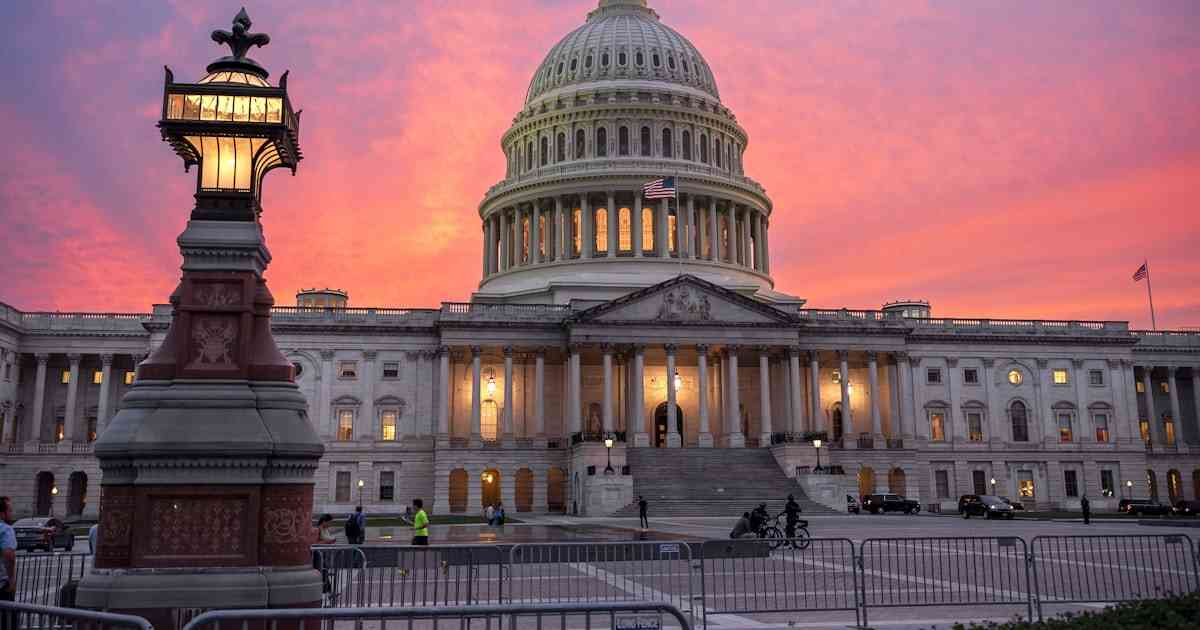 米政府閉鎖、職員75万人が一時帰休へ 長引けば市場・経済を下押し - 日本経済新聞