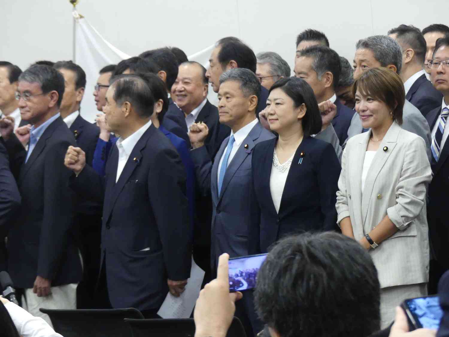 今井絵理子氏が小泉進次郎農相の総裁選出陣式に出席　昨年は上川陽子氏の推薦人（日刊スポーツ） - Yahoo!ニュース