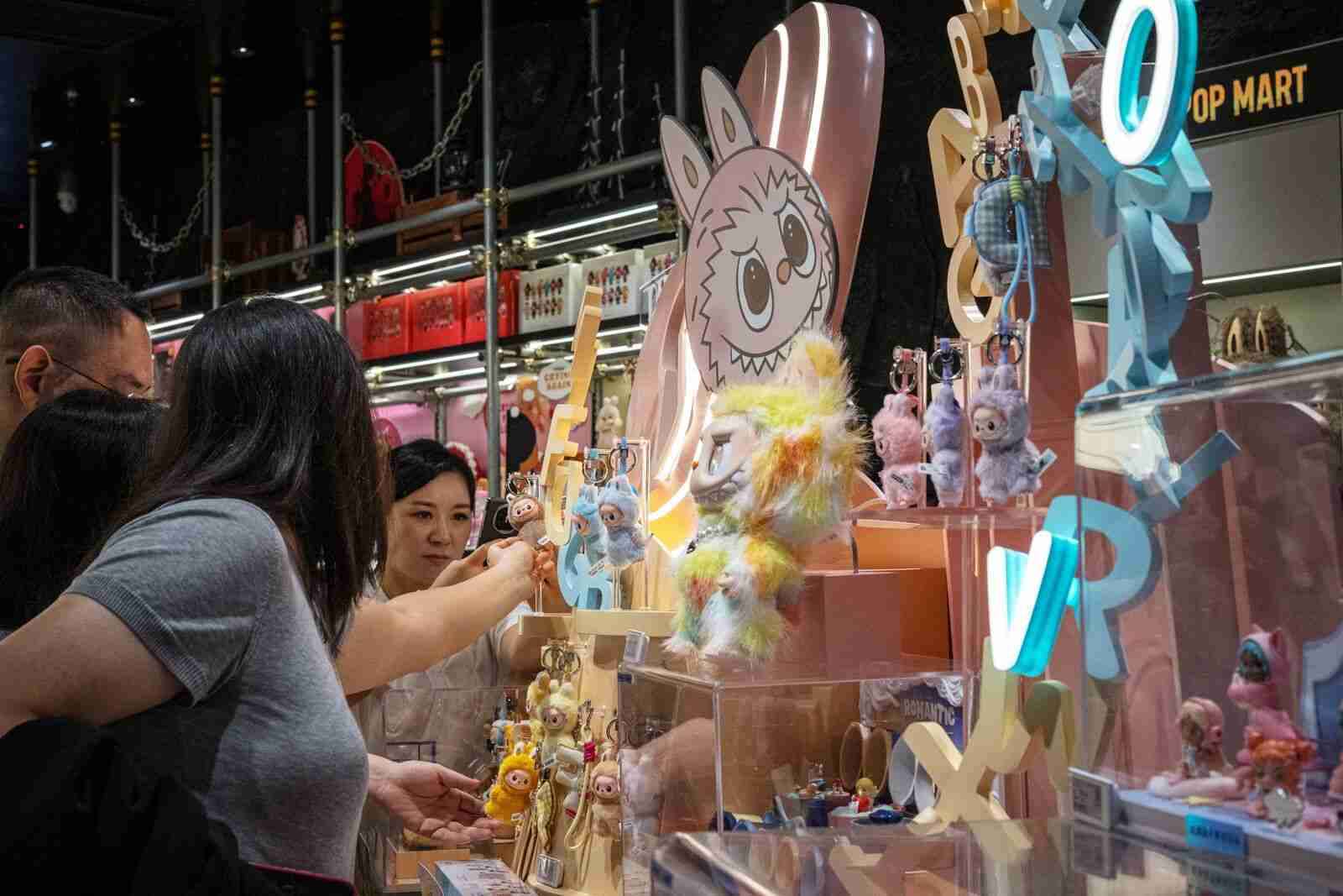 「ラブブ」人気失速、ポップマート株下落－時価総額２兆円弱吹き飛ぶ