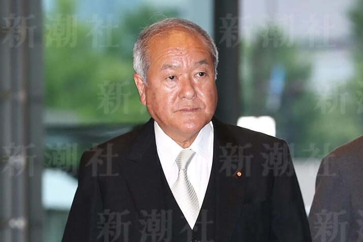 3年で地球33周分！ “ガソリーヌ”を超えた「鈴木五輪相」の四輪問題 | デイリー新潮
