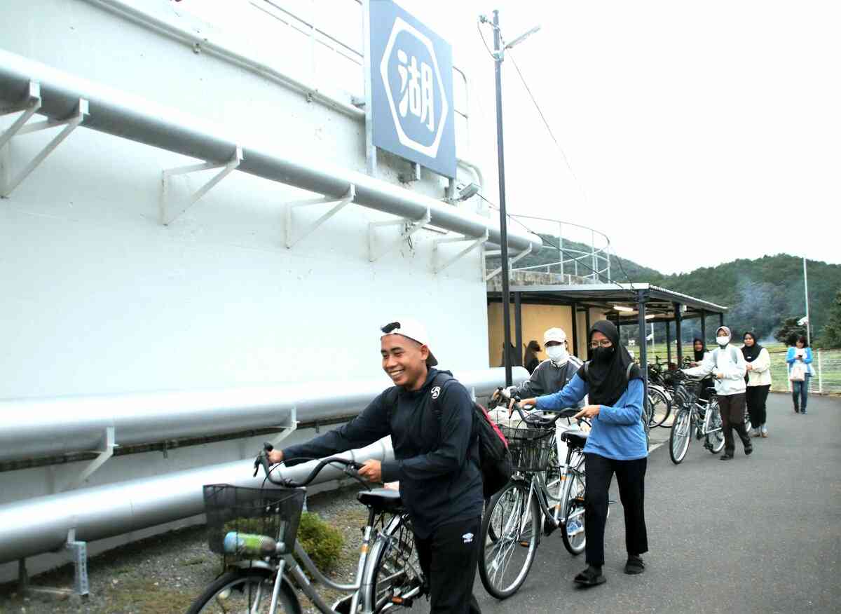 京都府丹波地域の大手スナック菓子工場「彼女らがいないとポテチ作れない」労働力確保どうする｜京都新聞デジタル　京都・滋賀のニュースサイト