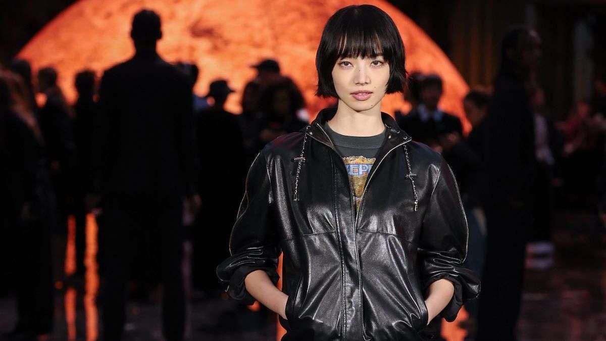 小松菜奈、BLACKPINKのジェニー、ケンダル・ジェンナーらが参加！シャネル2026年春夏フロントローSNAP | Vogue Japan