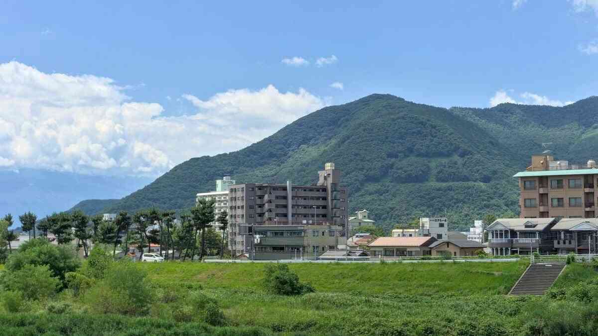 「日本の不動産はバーゲンセール」中国人に次々と買われるリゾートや温泉地帯…登記簿300件を追跡して見えた、表に出ない“静かな買収劇”の実態