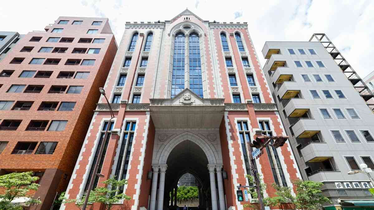｢慶應大くらい2年で合格できる｣永住権目的で日本に押し寄せる中国人留学生が解く｢中3レベルの入試｣の中身 日本人受験生より科目は少なく、難易度も圧倒的に易しい | PRESIDENT Online（プレジデントオンライン）