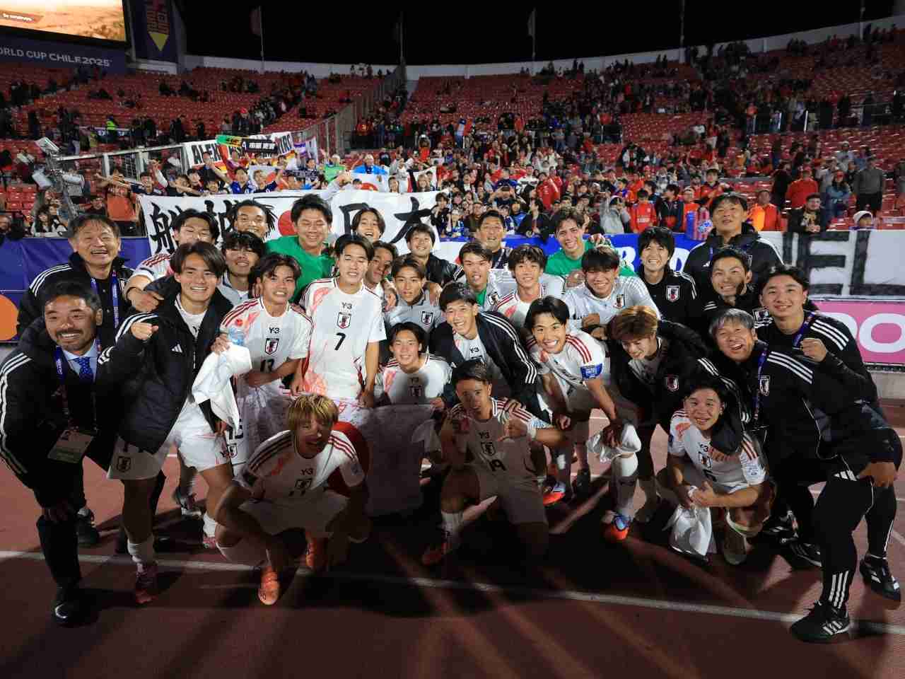 U-20日本代表、空港到着時にまさかの光景!! 齋藤俊輔や平賀大空らに現地メディア「J-POPアイドルのよう」(ゲキサカ) - Yahoo!ニュース