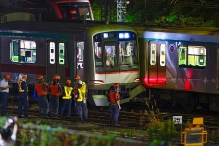 東急列車同士が衝突、脱線　渋谷―鷺沼間で運転見合わせ