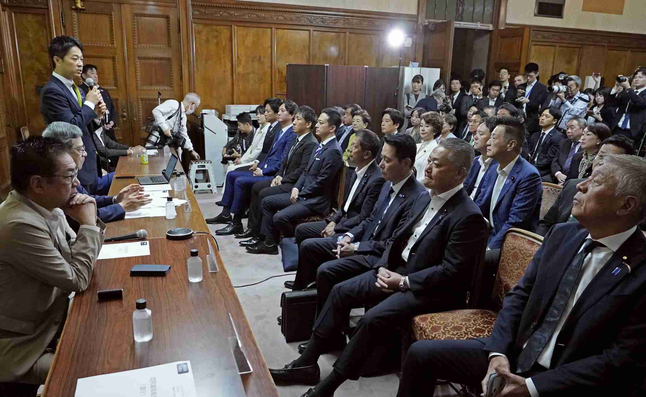 自民との連立協議開始を説明　維新執行部、両院議員総会（共同通信） - Yahoo!ニュース