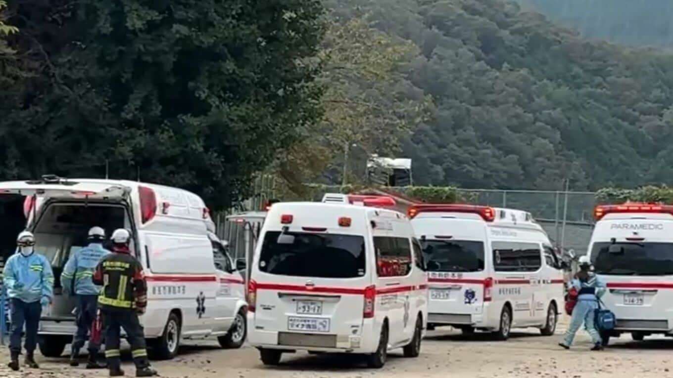 女性教員が誤って催涙スプレーを噴射か　新見市の神代小学校で異臭騒ぎ　児童9人が目やのどに痛みを訴え救急搬送【岡山】
