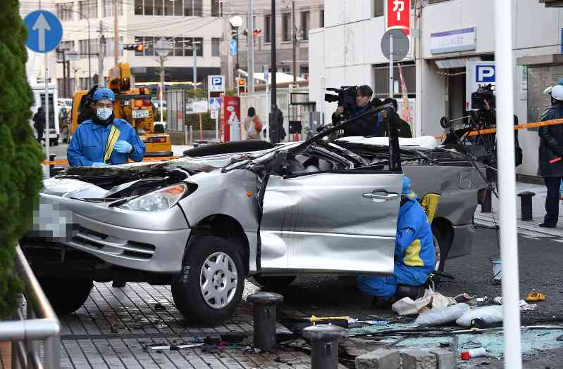 車転落：家族３人死亡、２人重傷　神奈川の立体駐車場 | 毎日新聞
