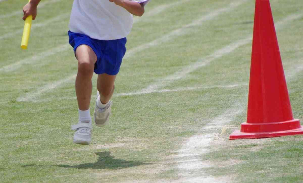 順位付けなし、リレーなし、30分だけの“体育参観”　運動会が「スリム化」する背景と、親たちの“モヤモヤ” | AERA with Kids＋
