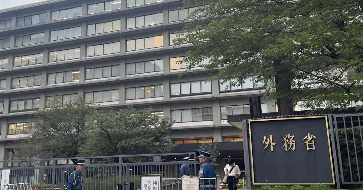 駐日中国大使の「日本の民衆が火の中」発言、政府が抗議 - 日本経済新聞