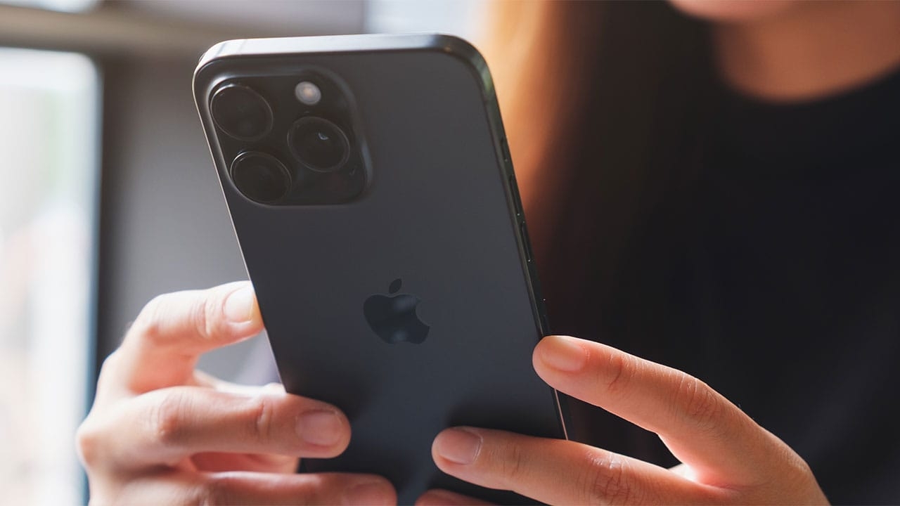 「やっぱりiPhoneが一番」スマホ満足度トップ3を独占　利用者の6割は“キャリア変えない派” | スマホライフPLUS