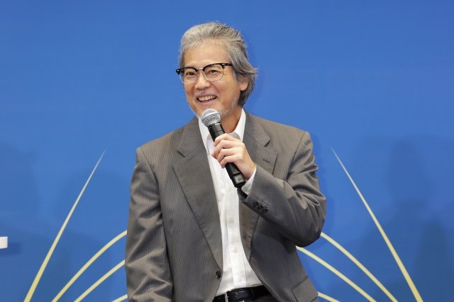 唐沢寿明、白髪まじりの長髪＆ひげの“冴えない男”姿で登場　強烈インパクト「別人です」 | 山陰中央新報デジタル