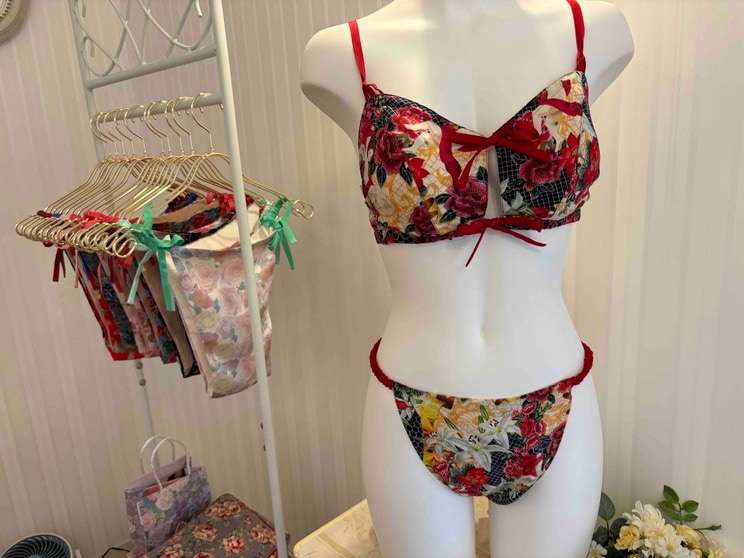 63歳女性が開発した1枚3万円のシルク製ふんどしパンティが爆売れ!で“ふんどし御殿”を建設、“脱パン革命”でつかんだ締めつけなしの幸福
