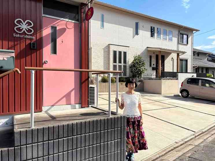 63歳女性が開発した1枚3万円のシルク製ふんどしパンティが爆売れ!で“ふんどし御殿”を建設、“脱パン革命”でつかんだ締めつけなしの幸福